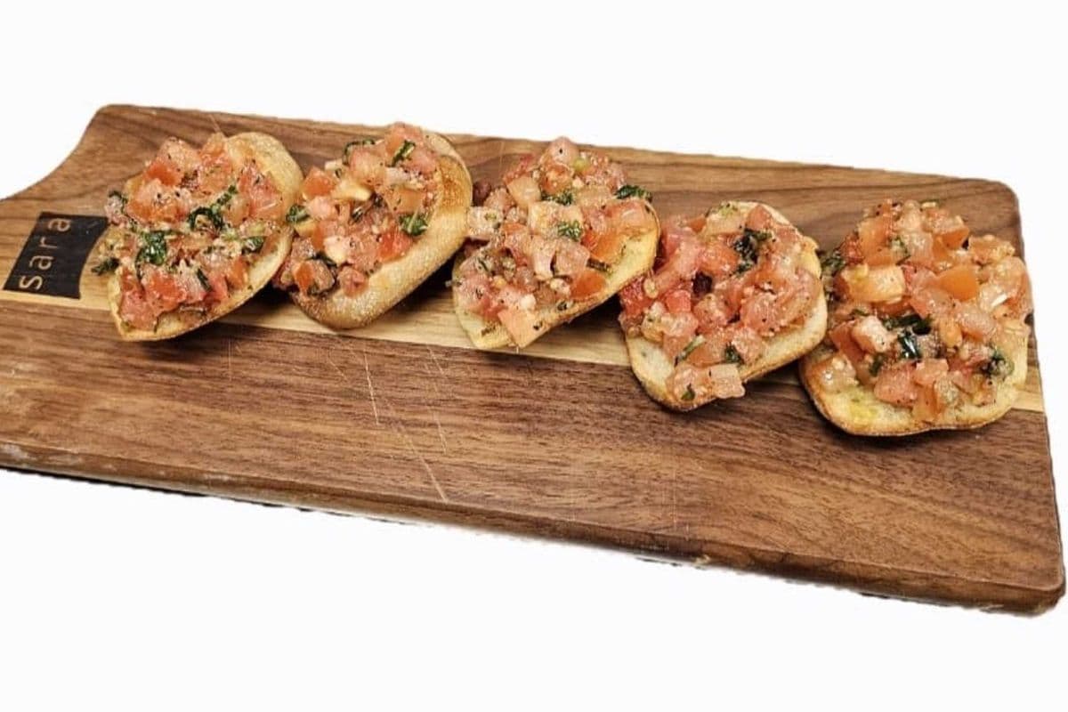 TRADITIONAL BRUSCHETTA