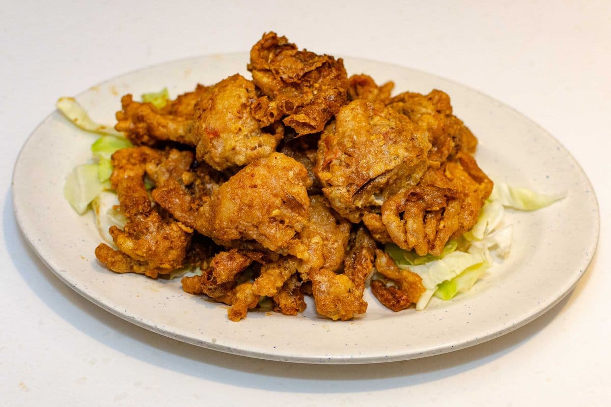 Deep-fried Soft Shell Crab with Salted Egg York 金沙軟殼蟹
