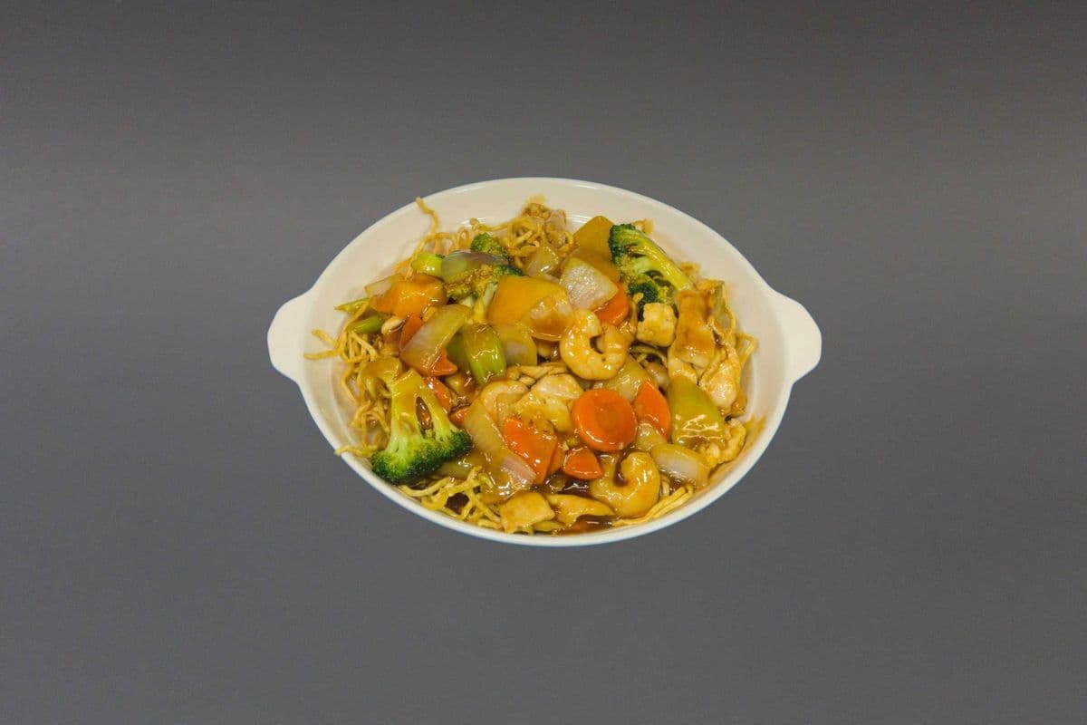 Cantonse Chow Mein (Shrimp and Chicken)