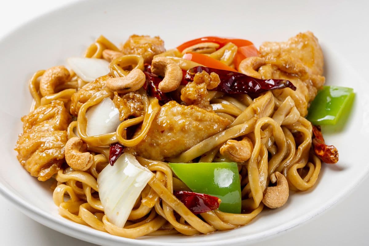 738. Kung Pao Chicken Noodle 宮保雞炒麵