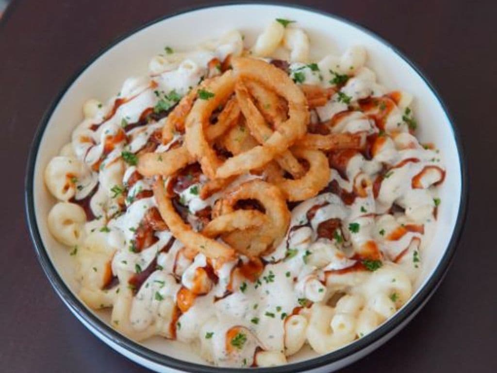 BBQ Pulled Pork Mac + Cheese 
