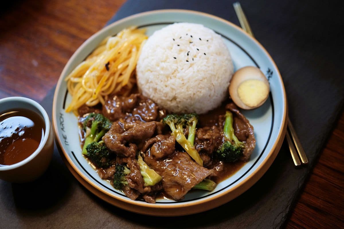 403. 西兰花牛肉 Stir-Fried Beef with Broccoli Bento Box