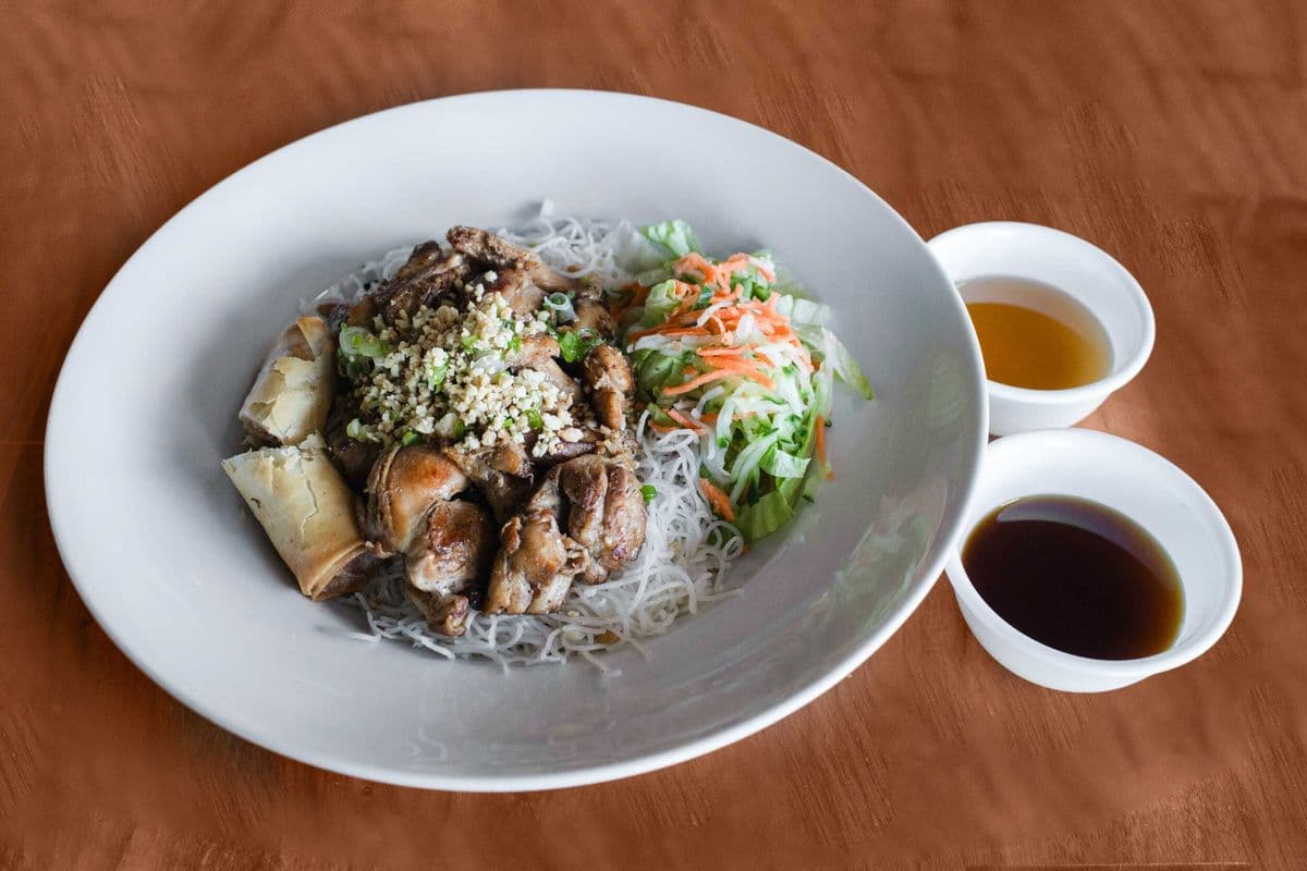 30. Vermicelli, Vegetables, Grilled Chicken, and Spring Roll