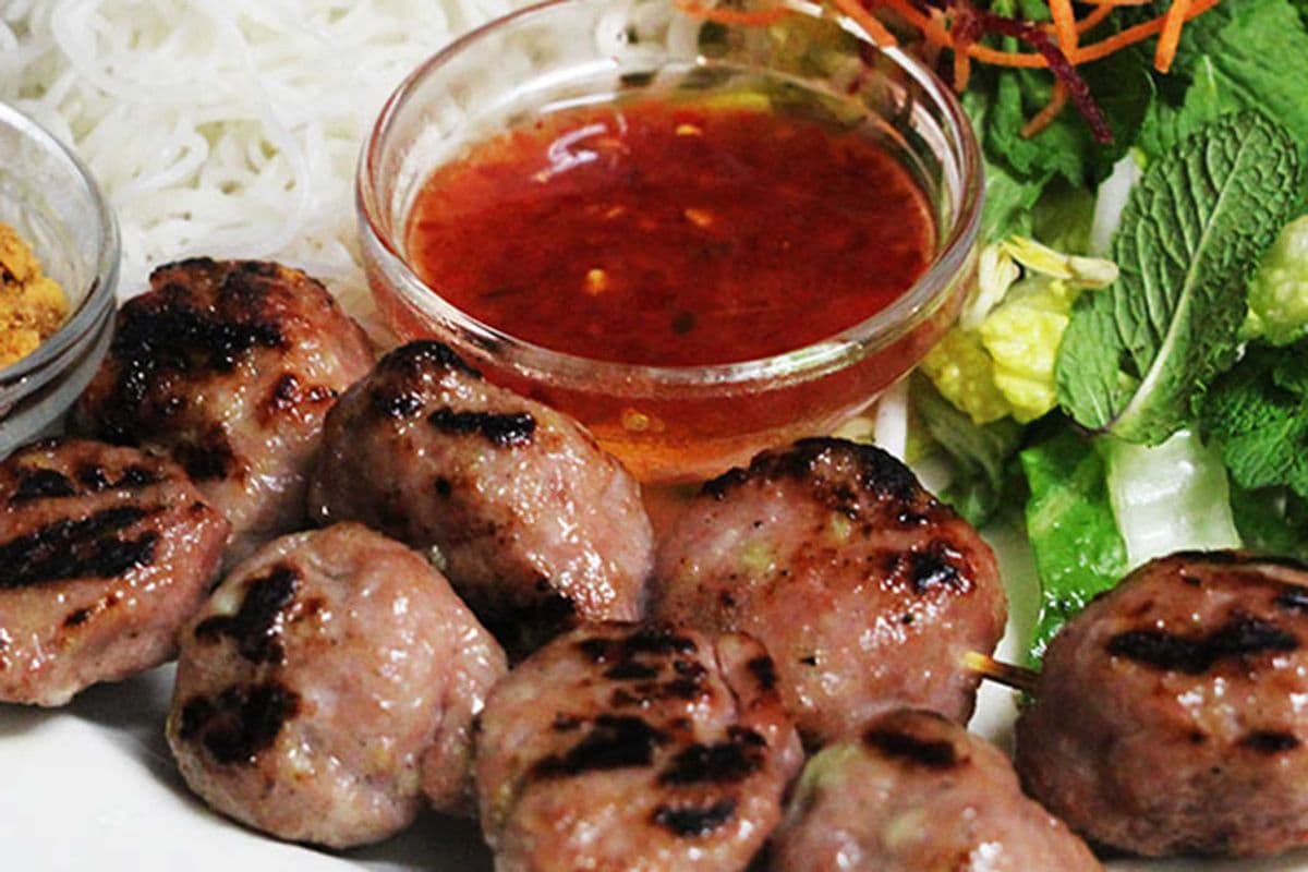 BOL : NEM : 2 Grillades de boulettes de porc / Grilled Pork Meatballs
