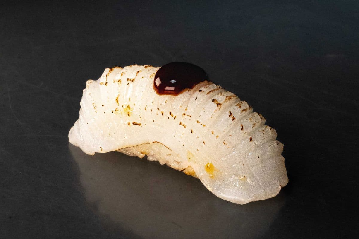 1003. Torched Ika Sushi (2PCS)