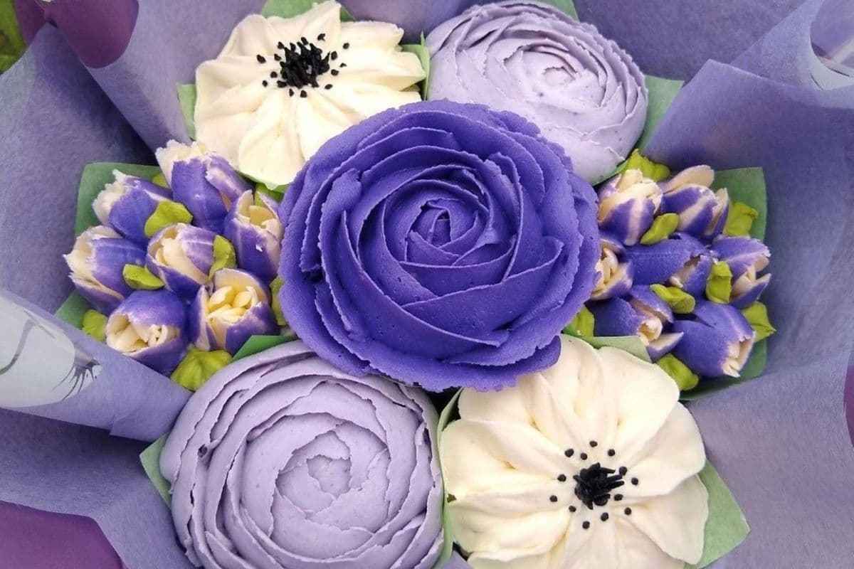 Shades of Purple Bouquets (1 x 7 cupcakes)