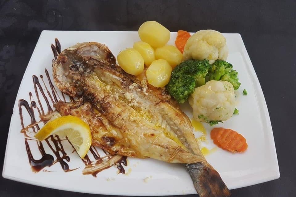 Poisson entier grille(Bar)