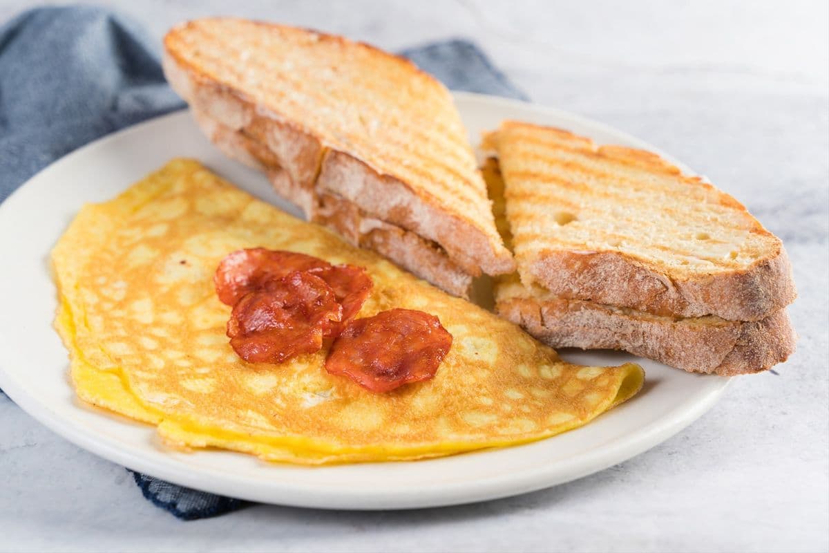 Portuguese Sausage Omelette