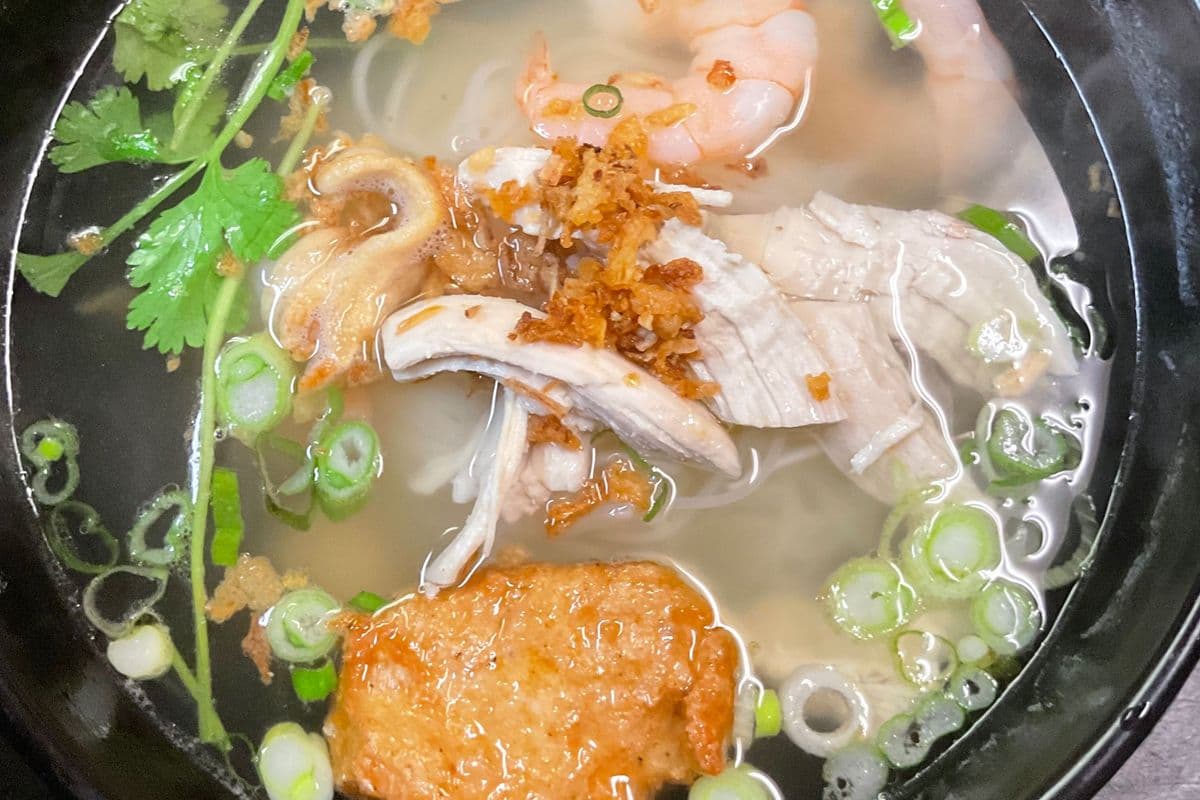 18. Combination Rice Noodle Soup