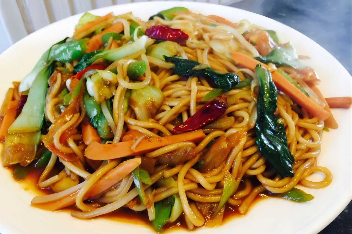 44. Chow Mein with Vegetables or Chicken/Beef/BBQ Pork 蔬菜/鸡肉/牛肉/叉烧炒面