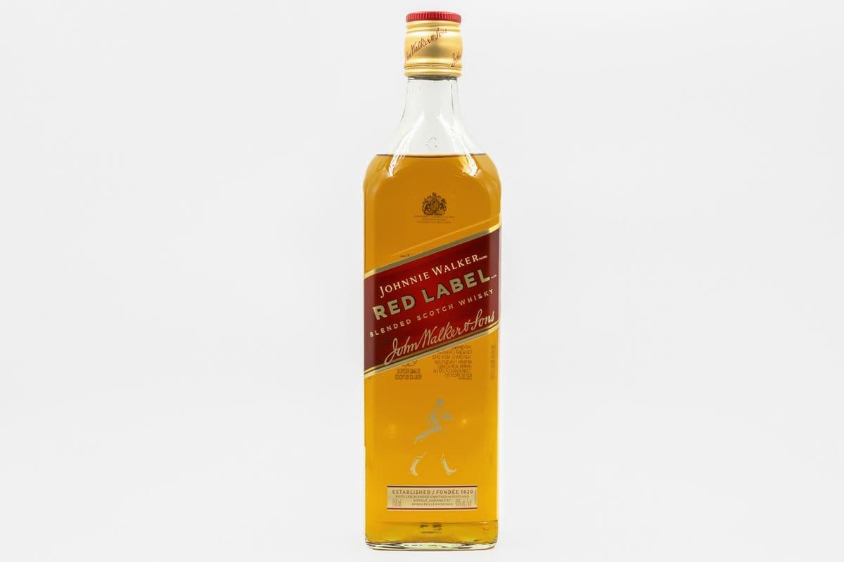 Johnnie Walker Red (750 ml) (1 x 750ML)