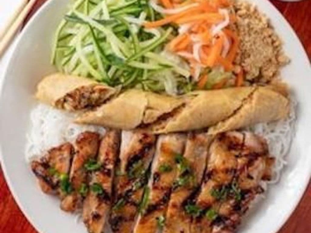 47 - Bun Ga Nuong Cha Gio