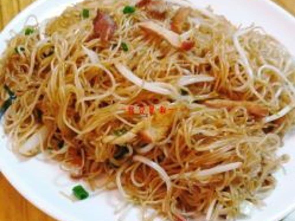 Pork Stir Fried Rice Noodle