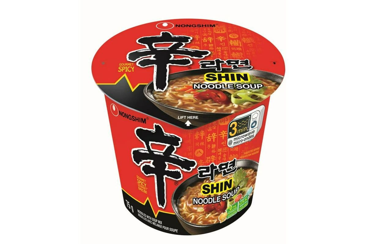 Nongshim Shin Cup Noodles (75 g)