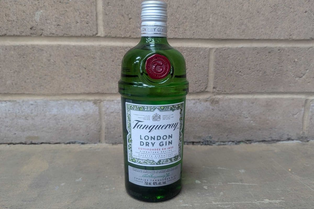 Tanqueray London Dry 750ML (1 x 750 ml)