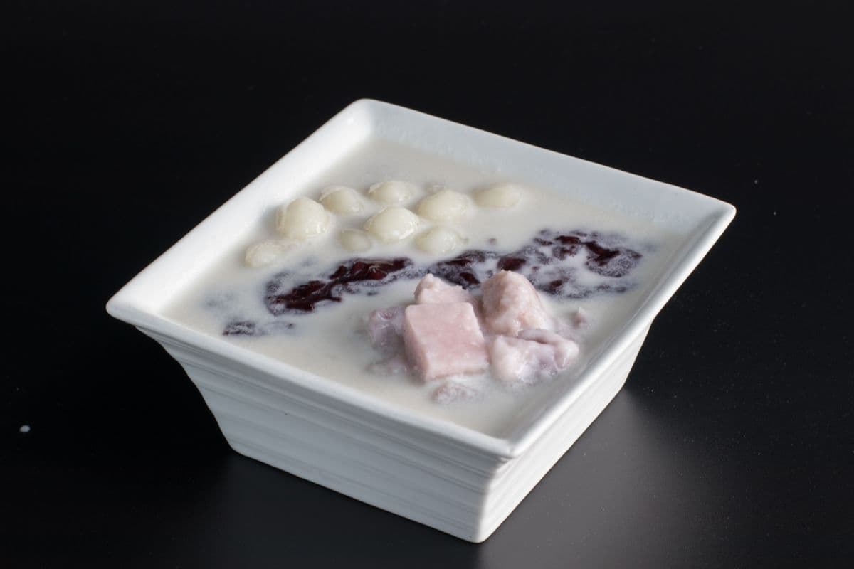 Taro Black Glutinous Rice with Pearl Delight 香芋黑糯米小丸子