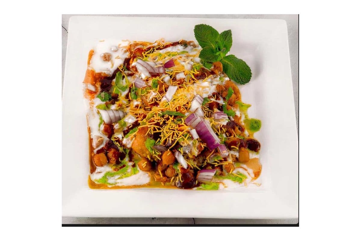 Dilli Wala Special Samosa Chana Chaat