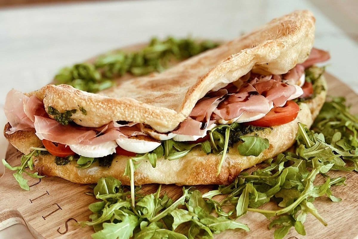 Prosciutto Arugula Panino Portafoglio