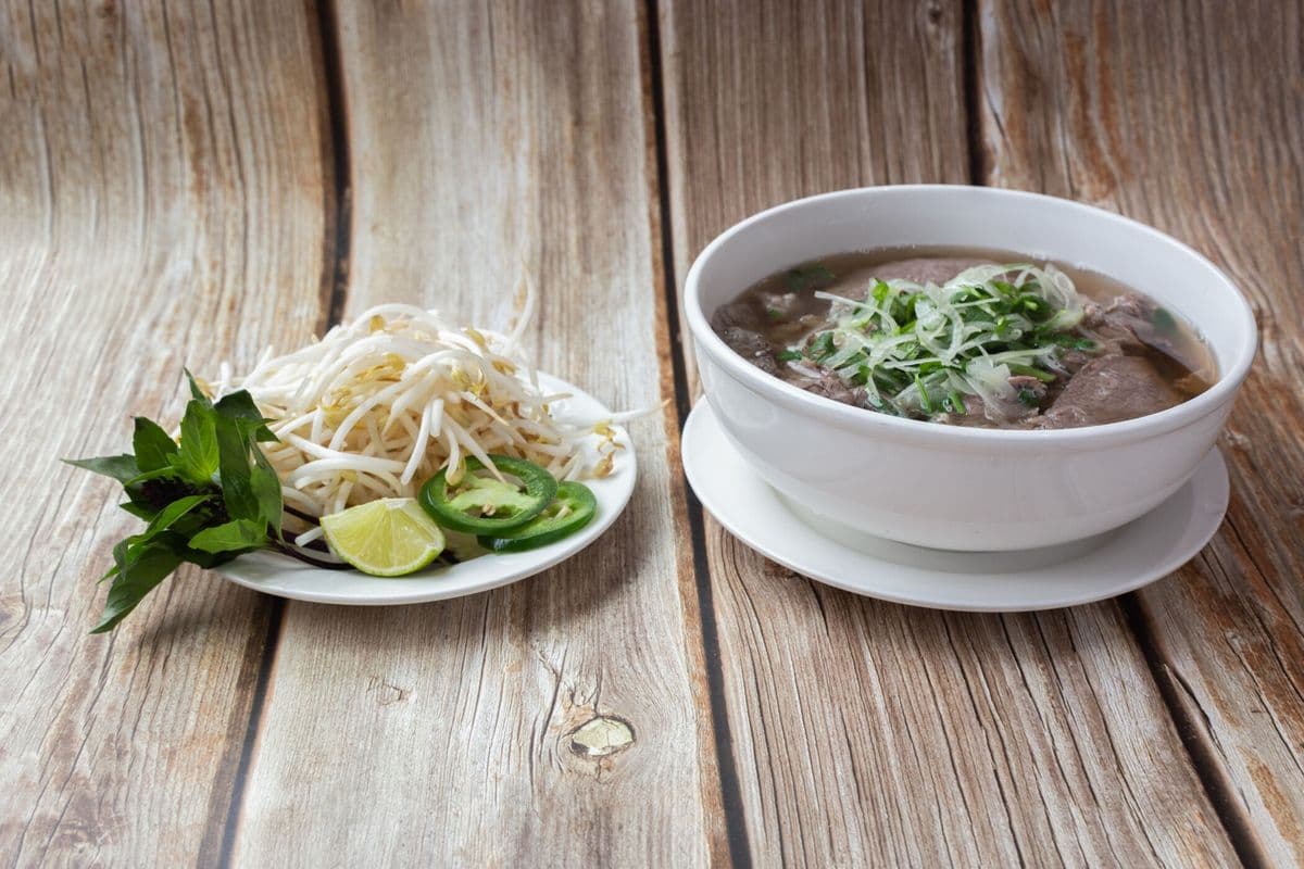 Small 40.Brisket Phở and Beef Ball (Phở Nạm, Bò Viên)