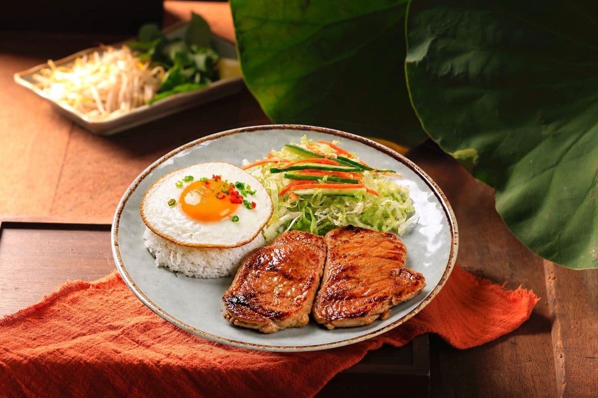 22. Char-grilled Lemongrass Chicken Rice