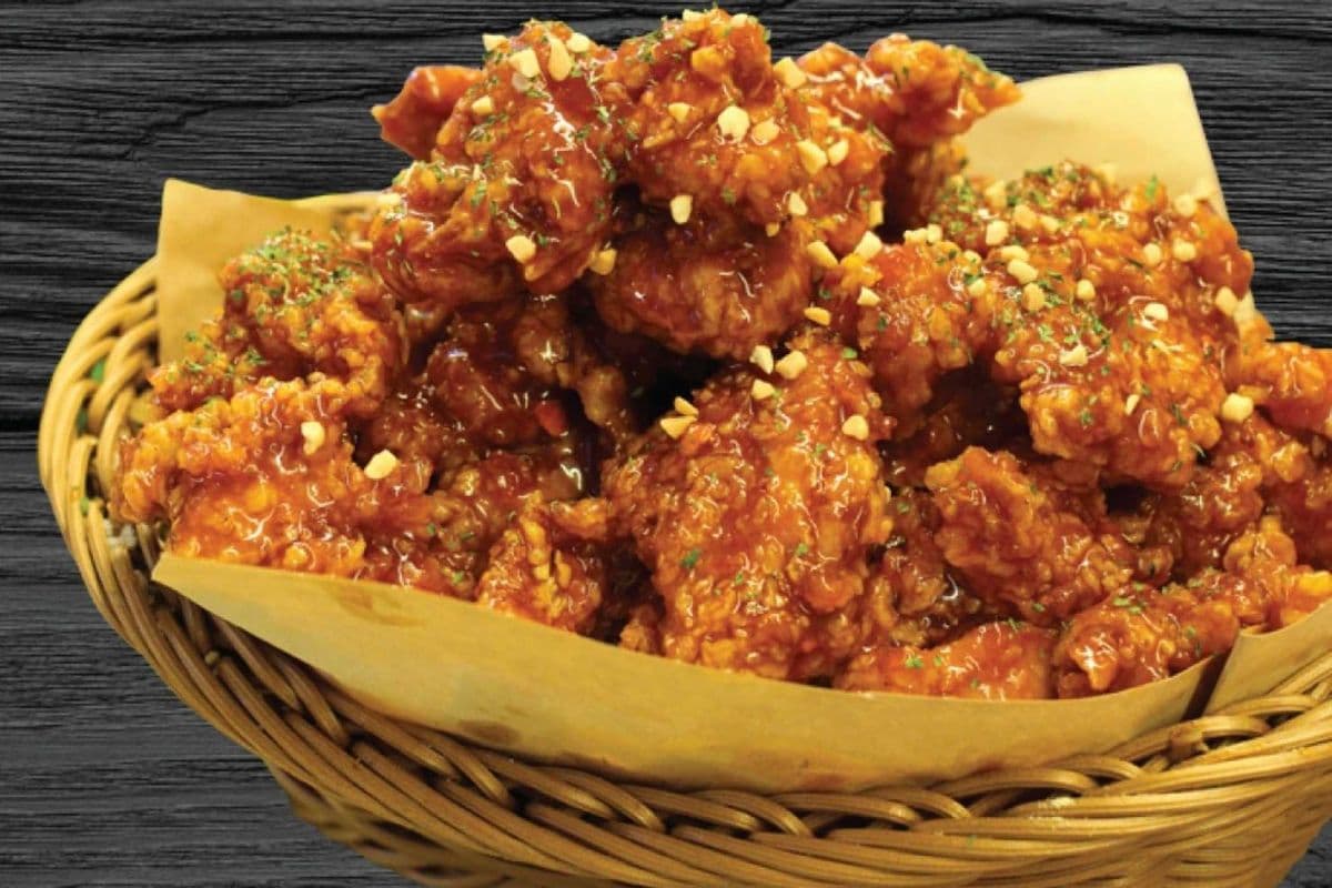 K6. Yangnyeom Chicken (16pcs)