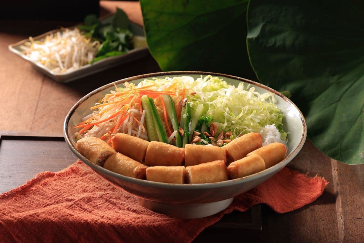 16. Spring Roll with Vermicelli