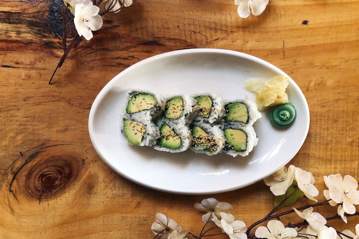 Avocado Roll (8 pcs)