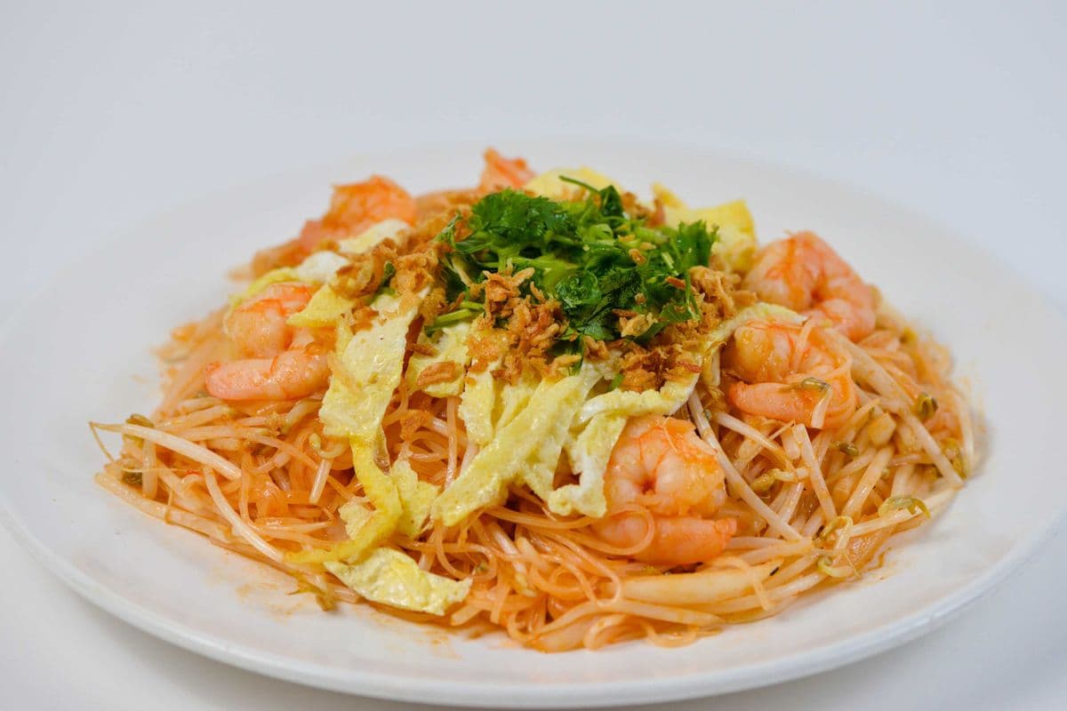 84B. Stir-Fried Rice Noodles with Pad Thai Sauce (with Prawns, Egg, Tofu)- has Peanuts - Hu Tieu Xao Mem Pad Thai