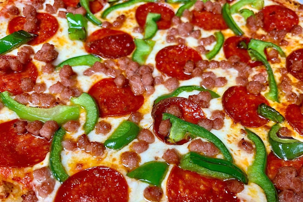 16" X-Large Vintage Deluxe Pizza