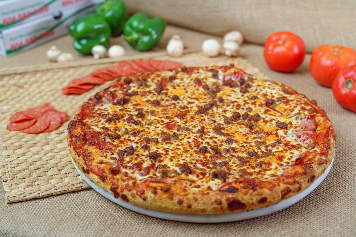Medium Pappa Leo's Favourite Pizza