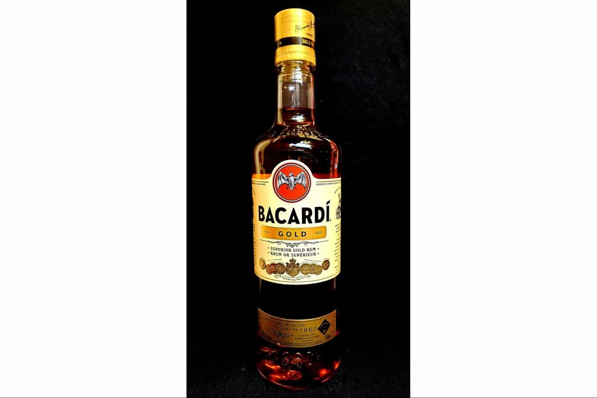Bacardi Gold (750 ml) (1 x 750ml)