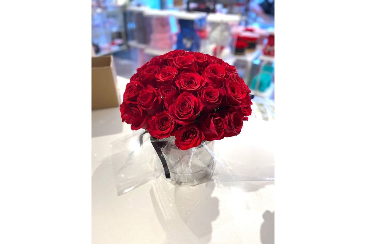 Fresh Red Rose Dome Bucket