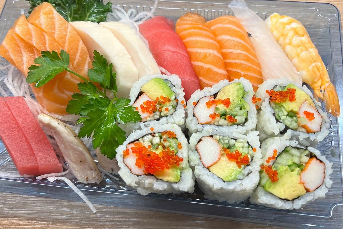 68. Sashimi and Sushi Maki Combo A (20 pcs)