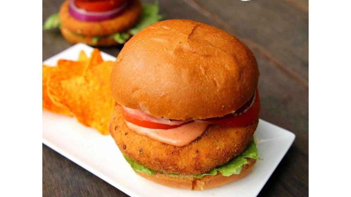 Szechuan Chili Aloo Tikki Burger
