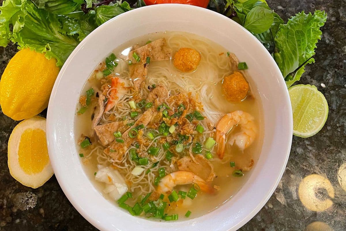 D42. Seafood and Grill Pork, Egg Noodle and Rice Noodle Soup