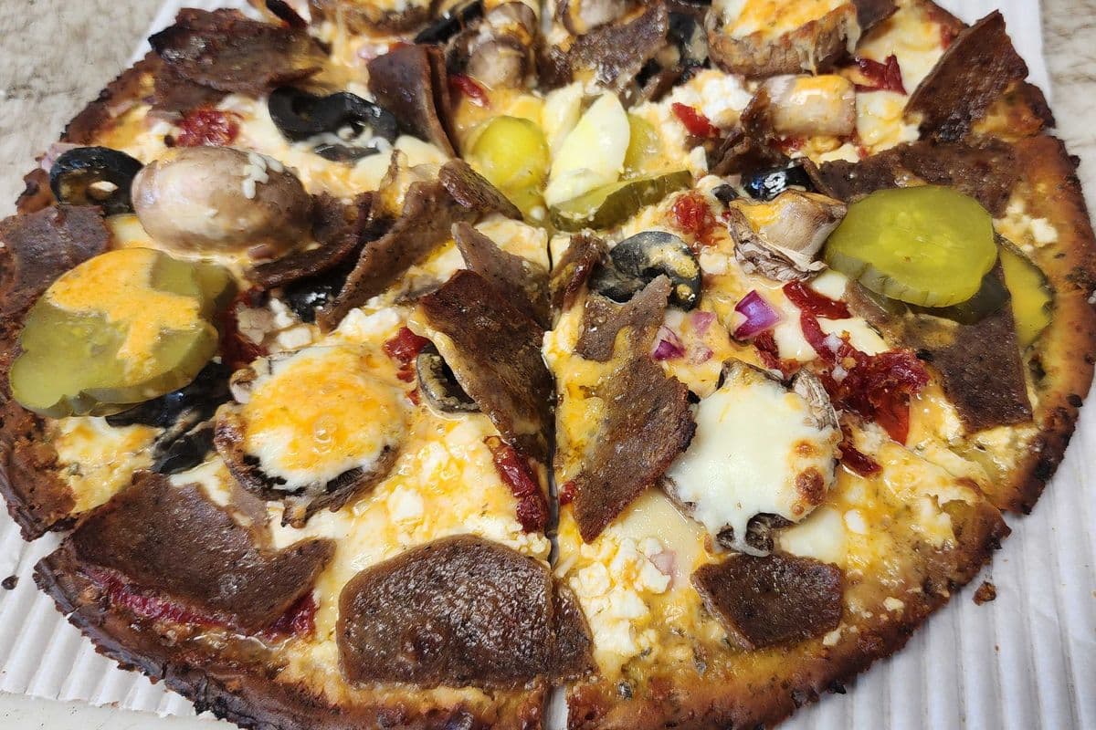 Donair Pizza (Large) with Dill Pickle