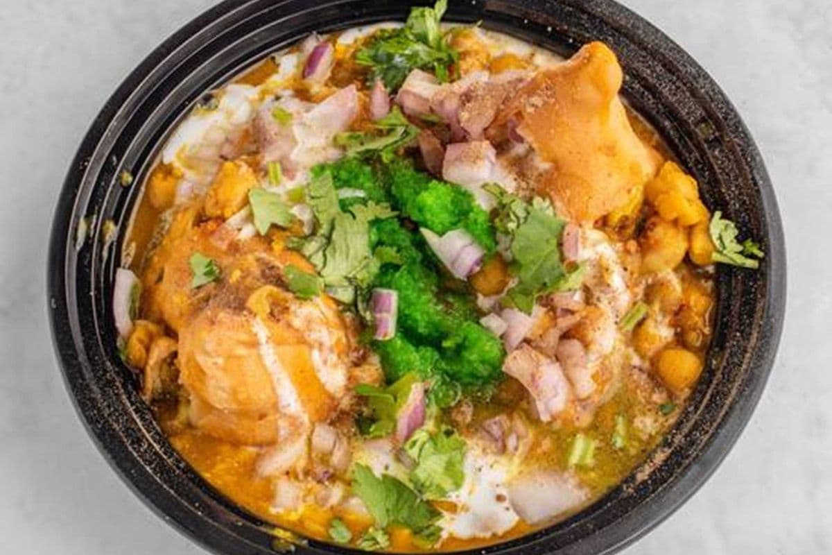 Samosa Chaat (2 pcs)