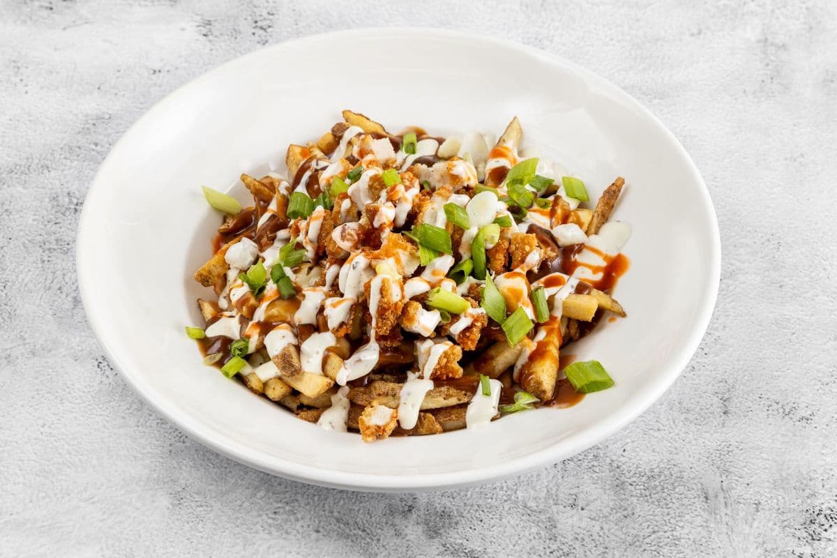 Spicy Mexican fries poutine