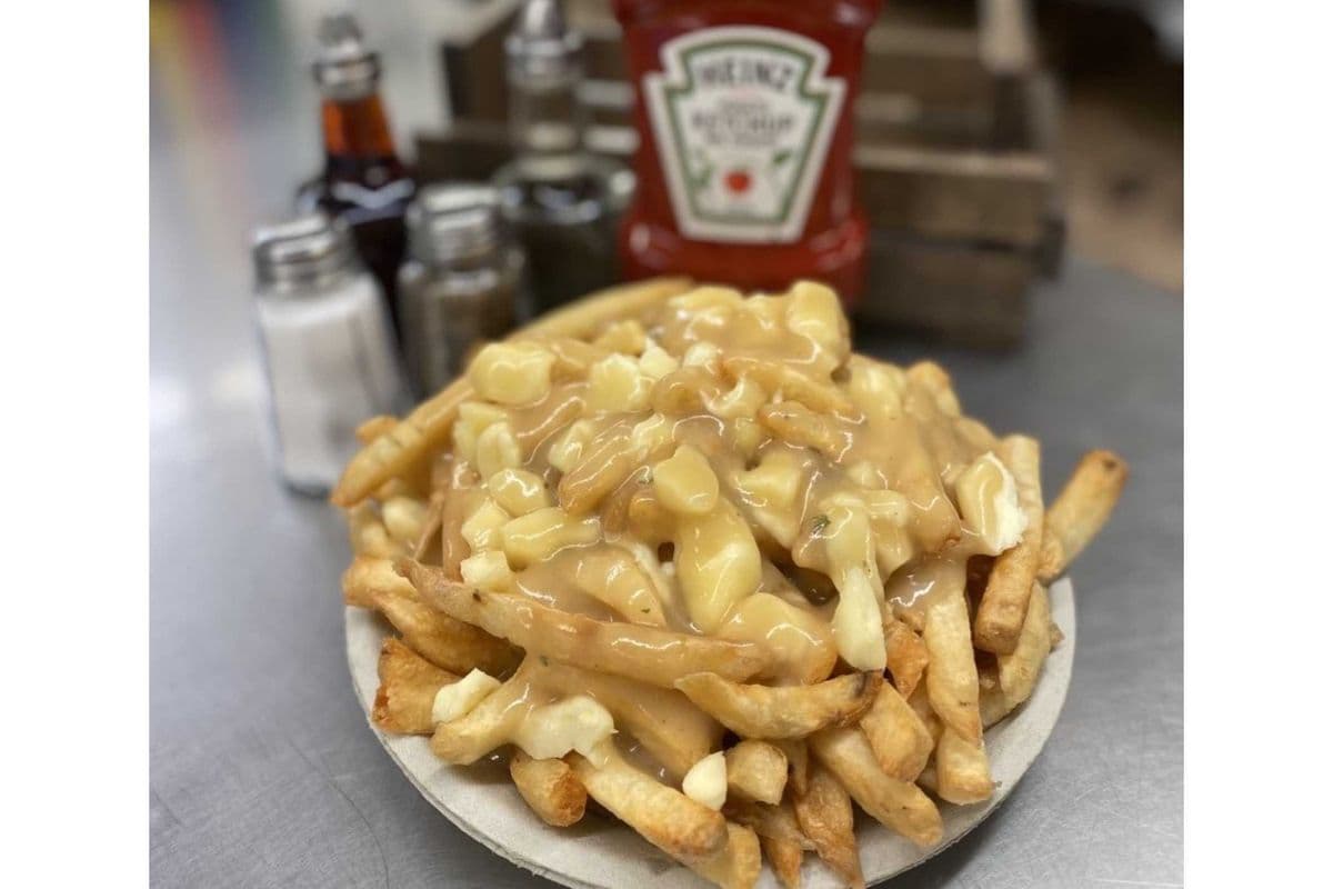 Large Poutine