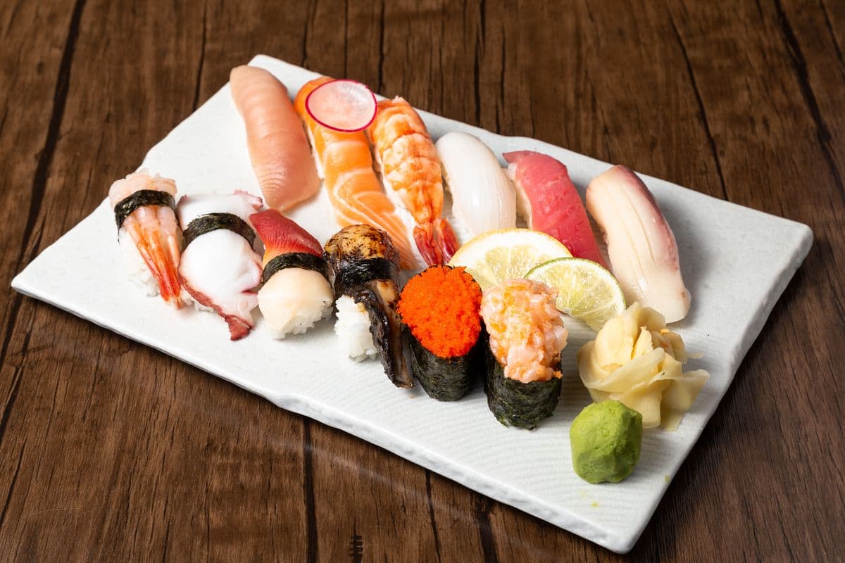 Deluxe Sushi Combo