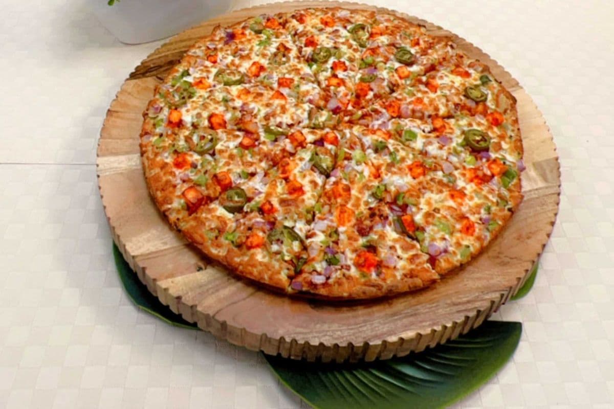Tandoori Paneer Pizza