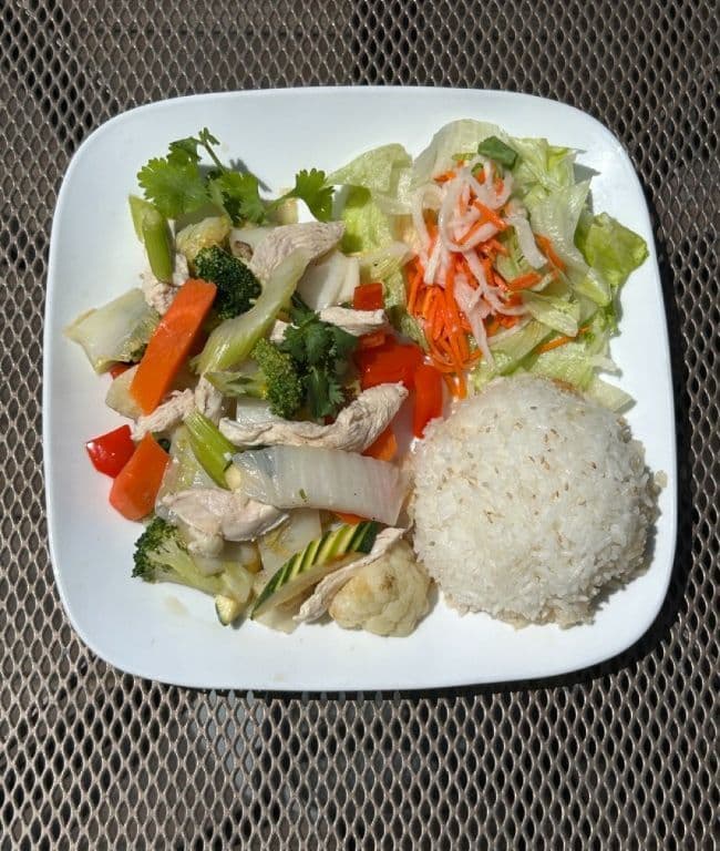 Poulet et Légumes Sautés / Stir - Fried Chicken and Veggies