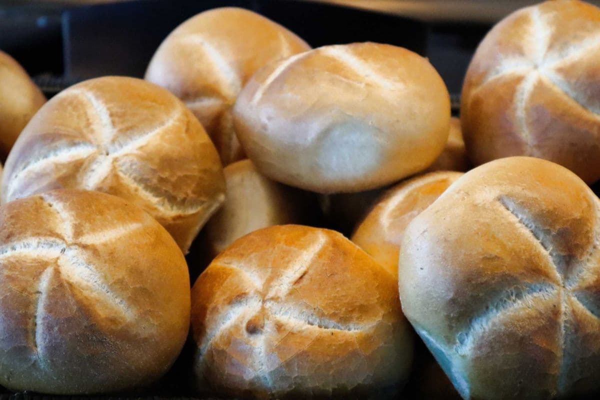 Kaiser bun (each)