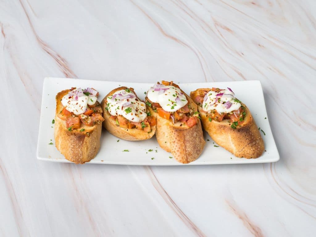 BRUSCHETTA CON BOCCONCINI