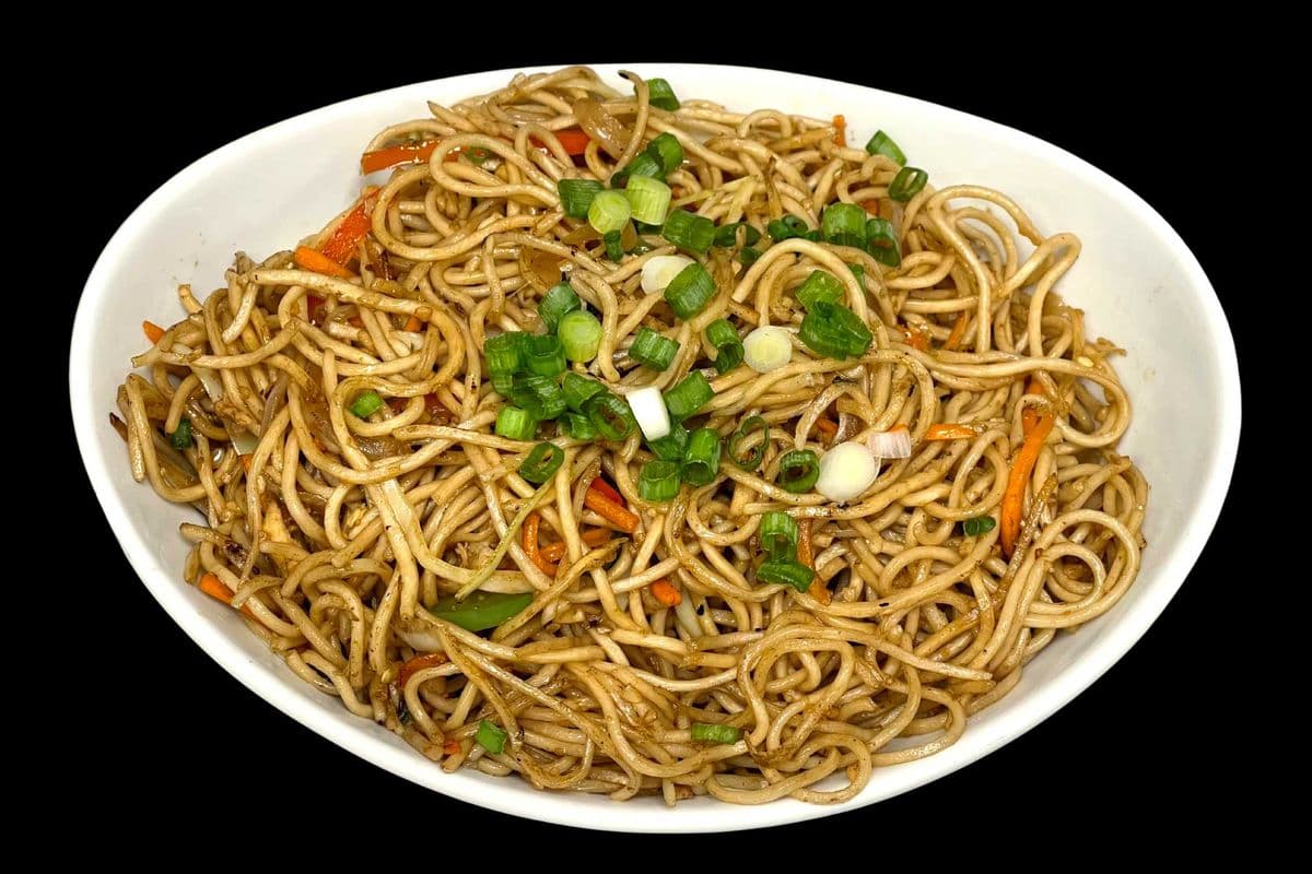 Nouilles hakka végétariennes / Veg Hakka Noodles