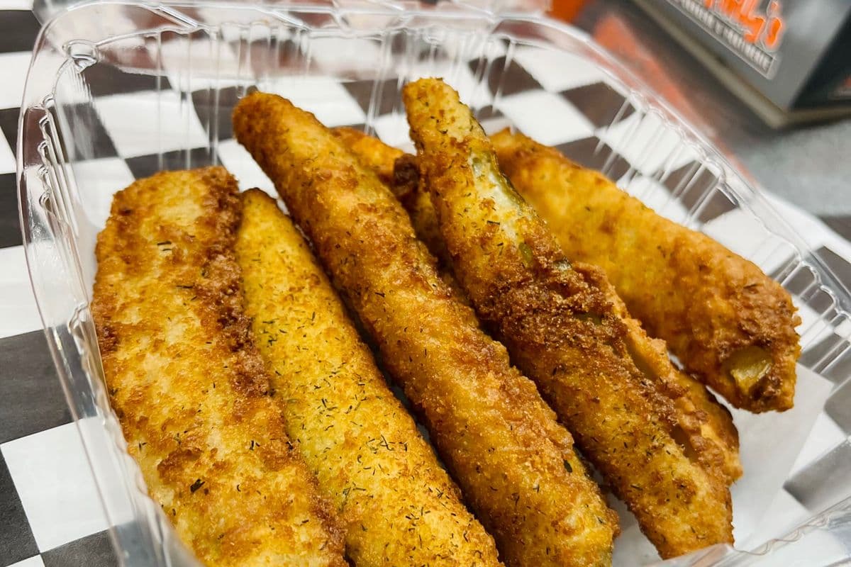 Deep Fried Pickle Spears (6 Pieces)