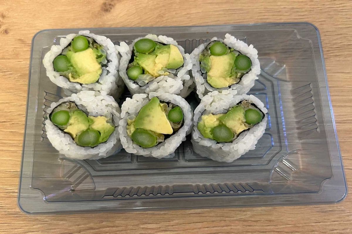 Asparagus Tempura and Avo Roll (6 pcs)