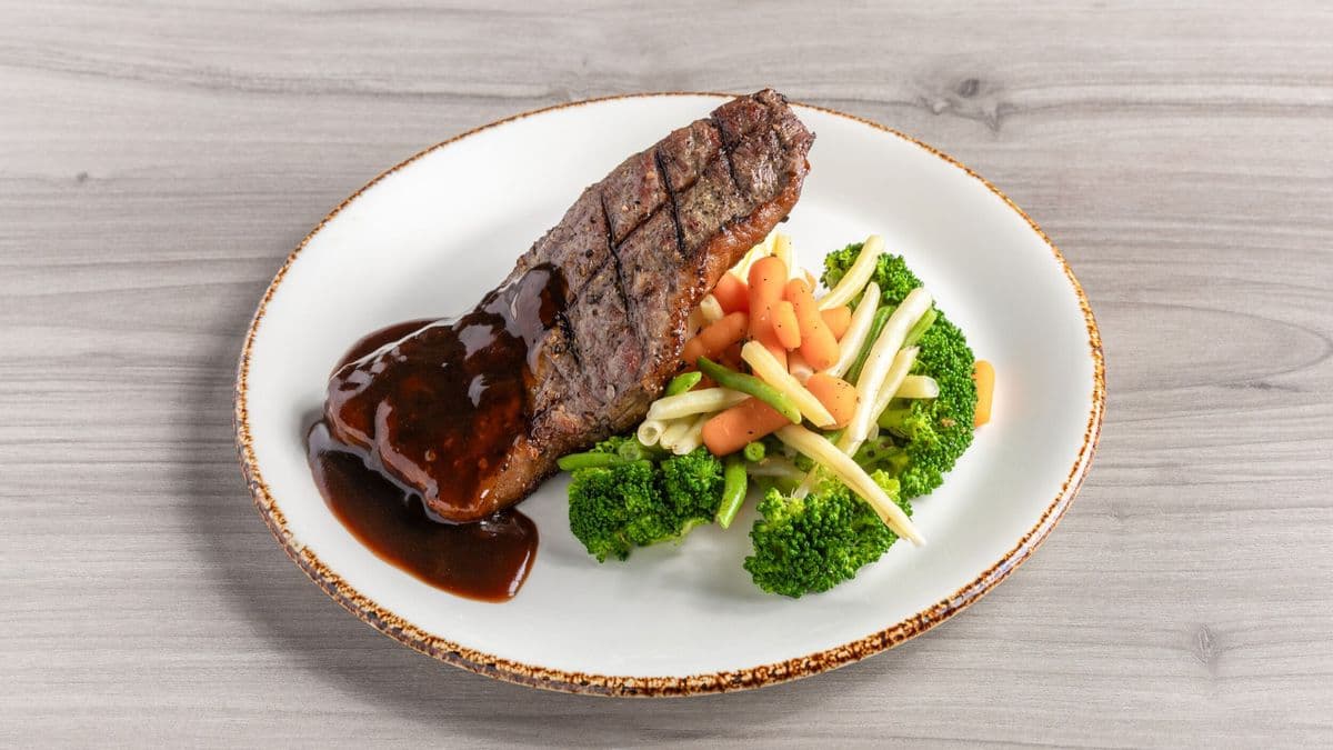 Just Grilled Steak (10 oz)