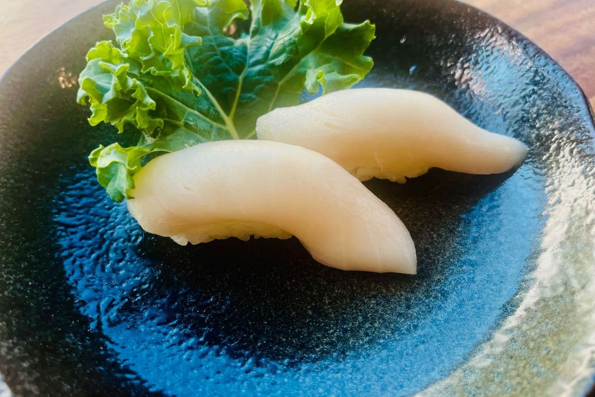69A. White Tuna Sushi (2 pcs)