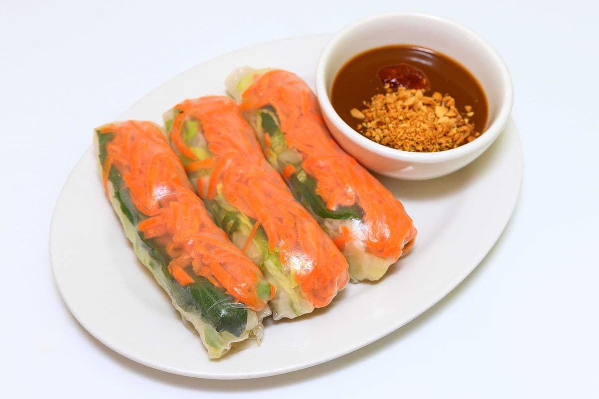107. Veggie Salad Rolls (3 rolls)